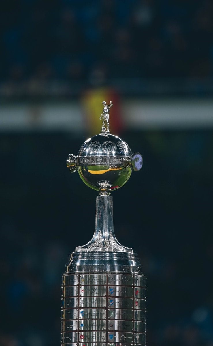 El trofeo mayor de la Copa Libertadores de América.