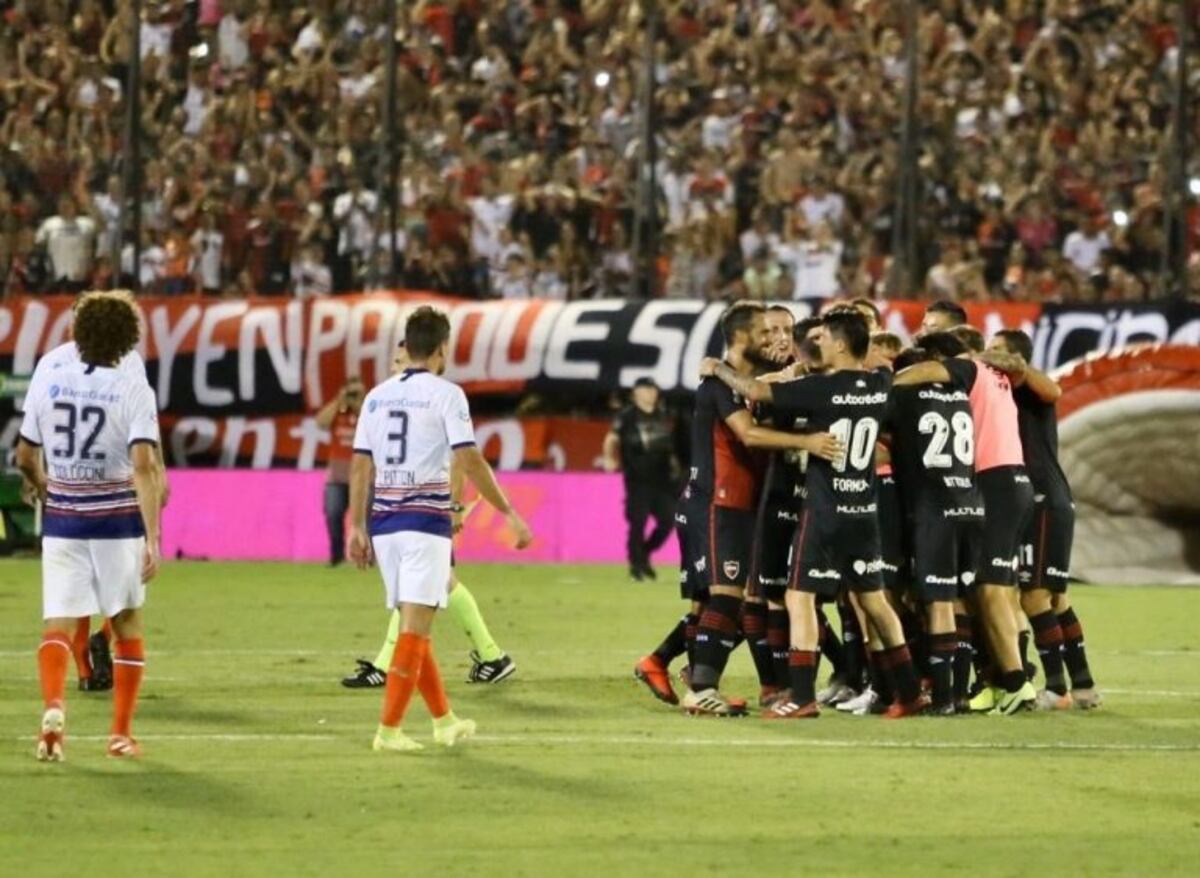 Newell's ganó 1-0 ante San Lorenzo en un partido clave