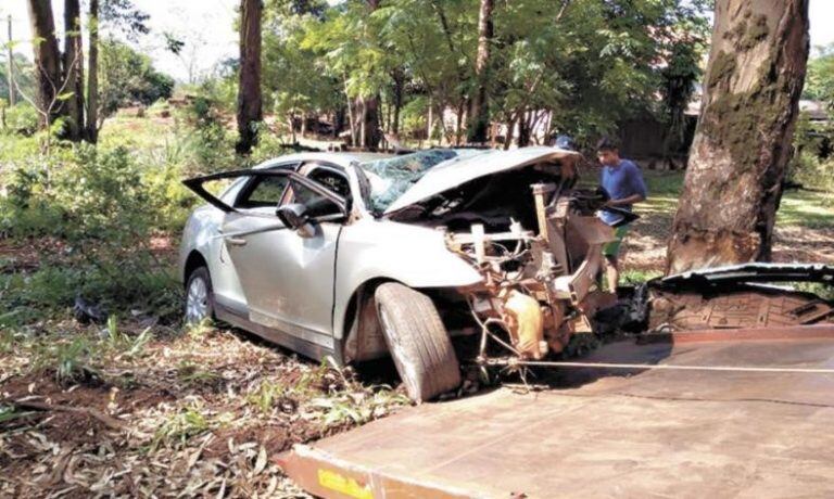 Sonia Aquino murió cuando el Citroen C4 conducido por su pareja impactó del lado del acompañante en un monte de Puerto Esperanza.