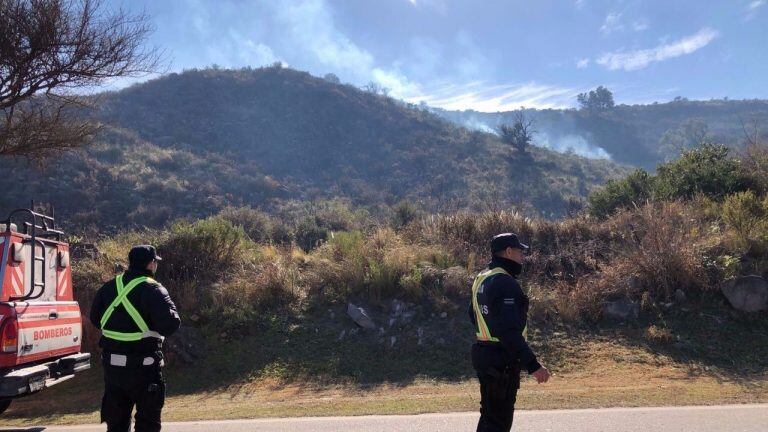 Controlaron un reinicio de incendio en la Cuesta del Gato.