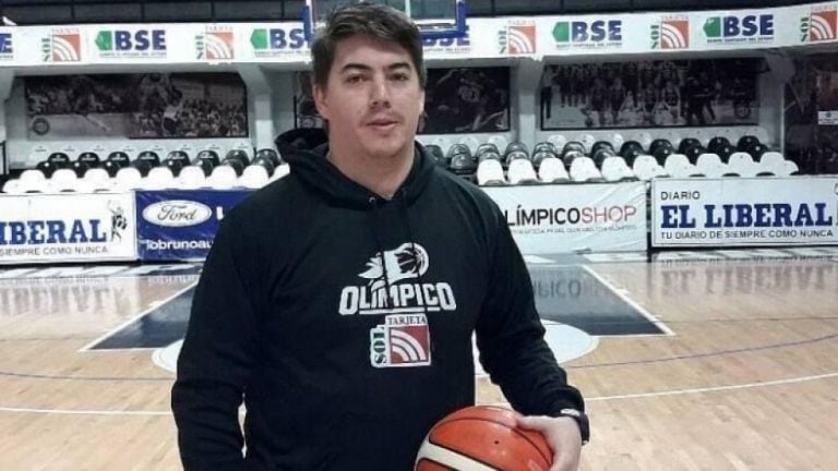 Julián Pagura entrenador de la Cantera de Olímpico en Santiago del Estero. Invitado por Tirica de Eldorado dictó un campus de invierno. (El Liberal)