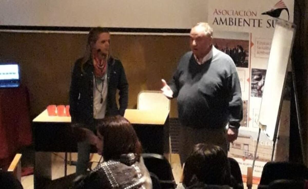 La Asociación Ambiente Sur realizó el taller "Hablando en público"
