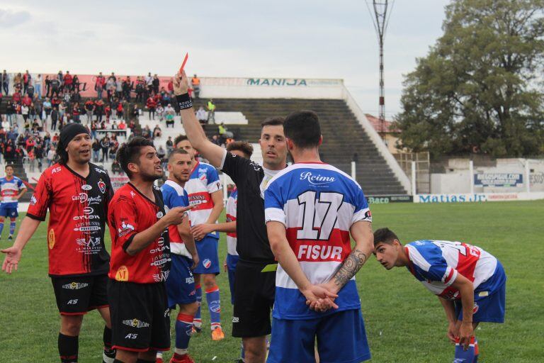 Romero y Lezcano vieron la tarjeta roja