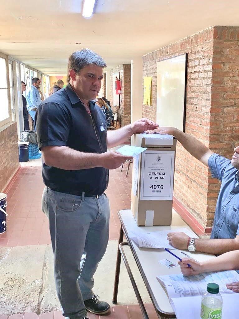 Leo Viñolo encabezó la lista de senadores de Cambia Mendoza.