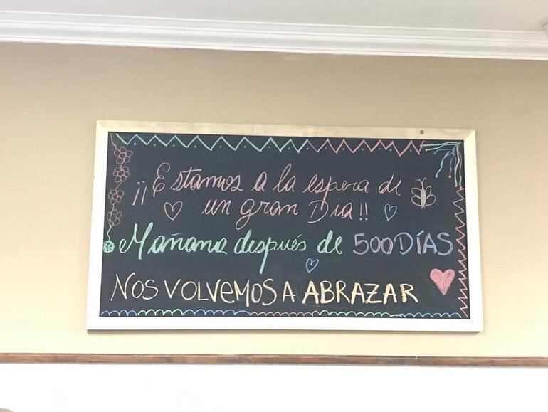 Así fue el reencuentro entre los abuelos y abuelas del hogar y sus familiares.