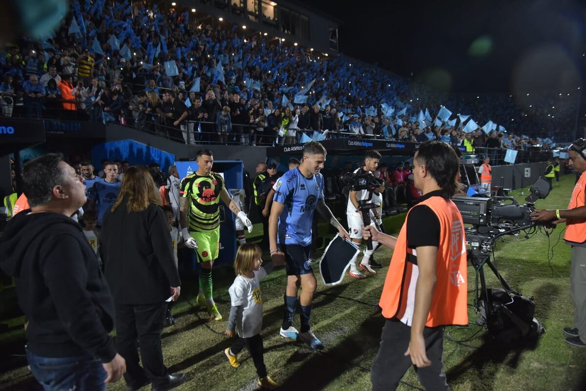 Video: Belgrano agitó otra fiesta en el Gigante de Alberdi, a pura bandera