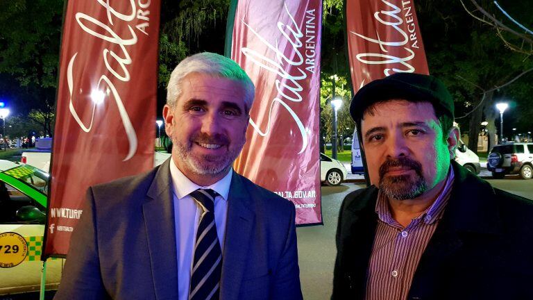 El ministro de Turismo de Salta, Juan Manuel Lavallén, junto al redactor de Vía Resistencia, David Gauna.