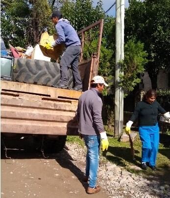 Un equipo del CAPS de Lozano condujo un operativo de descacharrado en esa localidad.