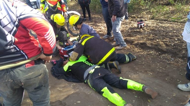 Motociclista herido tras chocar contra un perro