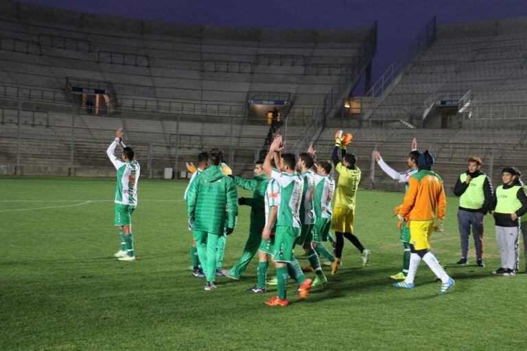 Con goles de Prieto, Arce y Pietkiewicz, el Puyutano se impuso 3 a 1 ante Unión y enfrentará a Alianza en la final.