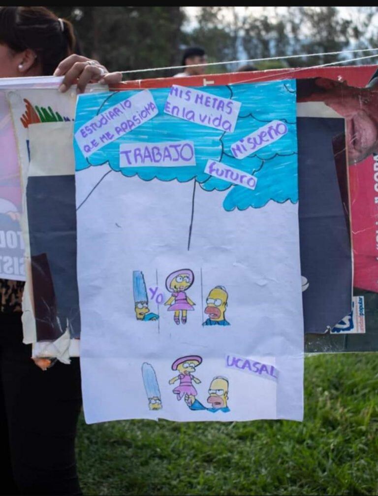 Postales de la protesta por el aumento de aranceles en la UCASAL. (Redes Sociales)