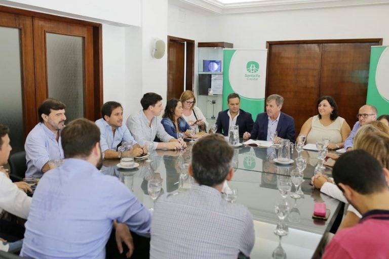 Jatón presentó ante concejales los detalles del Presupuesto 2020. (Prensa Municipio)