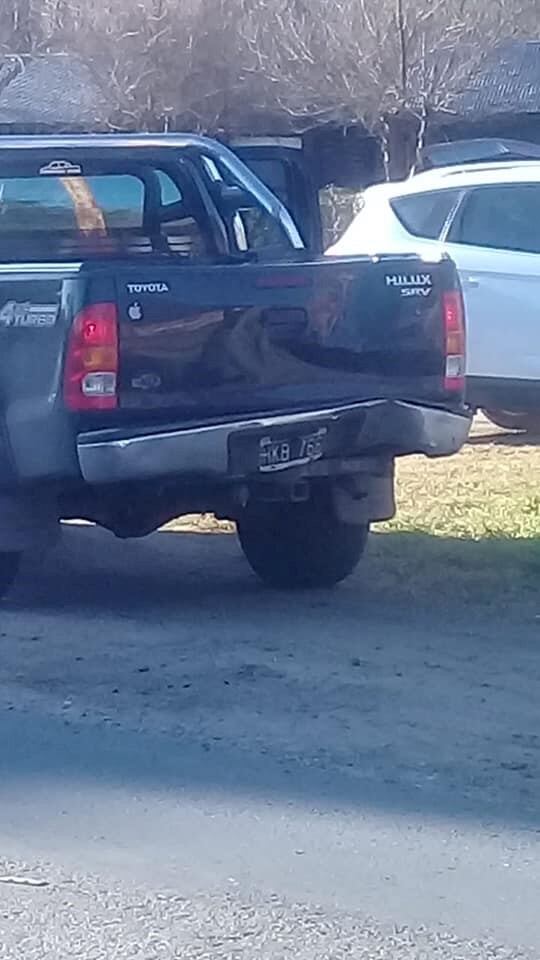 La motocicleta circulaba en dirección de sur a norte, cuando chocó la parte trasera de la camioneta.