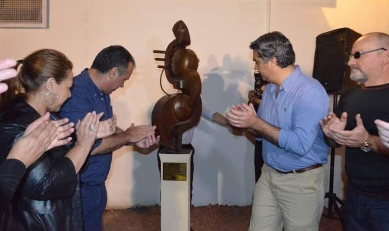 Capitanich inauguró la plazoleta del histórico tanque de agua. (Foto: @jmcapitanich)