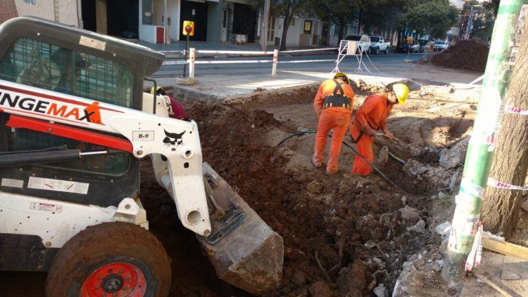 Las cuadrillas de Aguas Cordobesas trabajan en la zona de barrio Cofico.