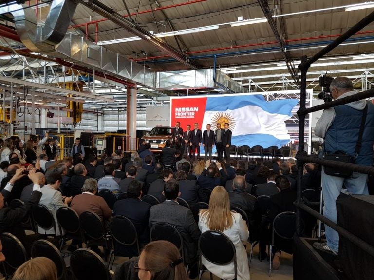 Macri en Córdoba, en la inauguración de la producción de las camionetas Nissan en la planta de Renault en Santa Isabel.