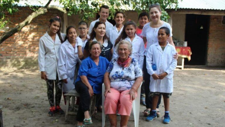 Alumnos de la escuela N°784, que desde el 14 de junio se llamará "Ramón Cirilo Blanco". FOTO Gentileza UNNE