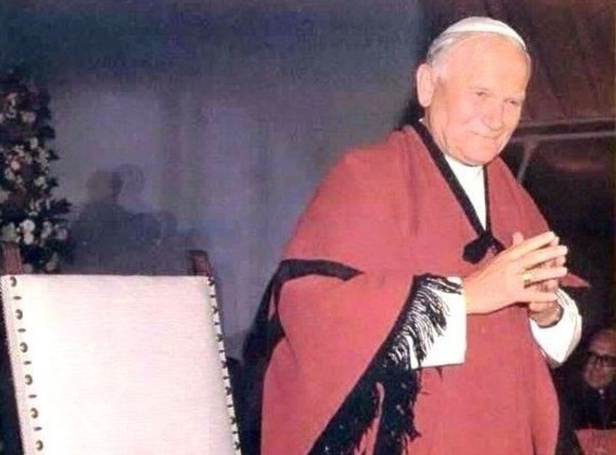 Hoy se cumplen 33 años de la visita de Juan Pablo II al Señor y la Virgen del Milagro