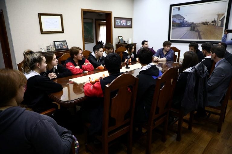 Jóvenes que participaron del "Campeonato Nacional de Levantamiento Olímpico"