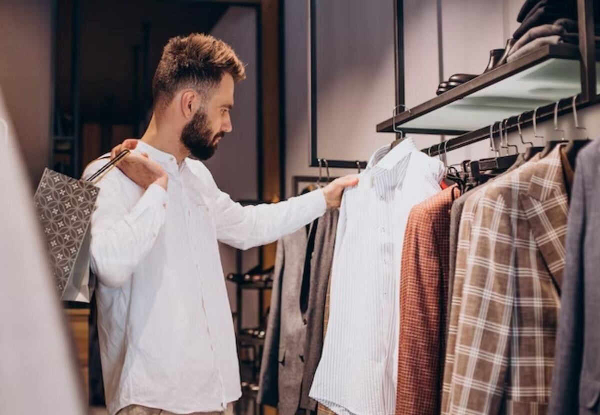 La importante marca de ropa masculina que tiene descuentos del 40% en abrigos y camisas