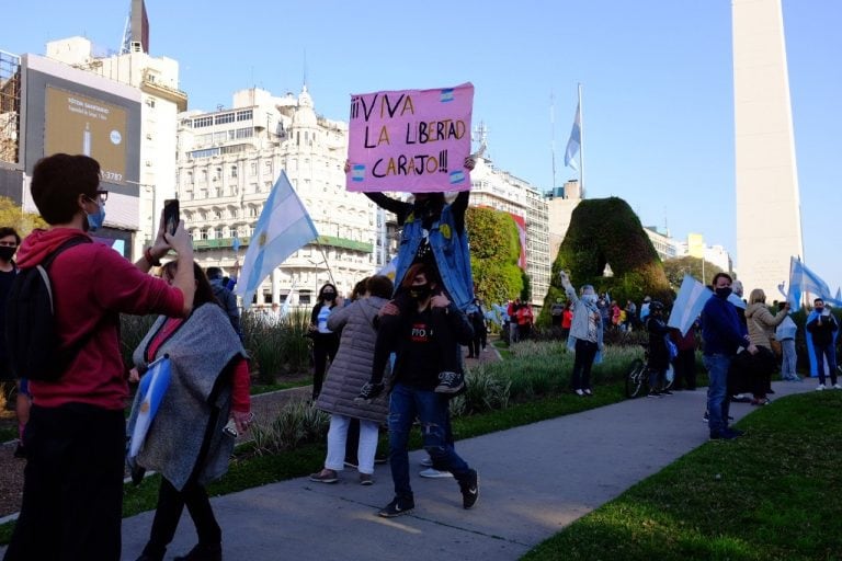 Protestas y movilizaciones en contra del Gobierno en distintos puntos del país (Foto: Clarín)