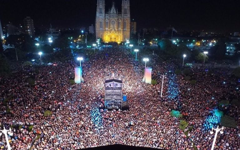 Postergan los festejos por el 136 aniversario de La Plata por duelo nacional