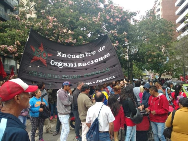 Protesta en Illia y Chacabuco.