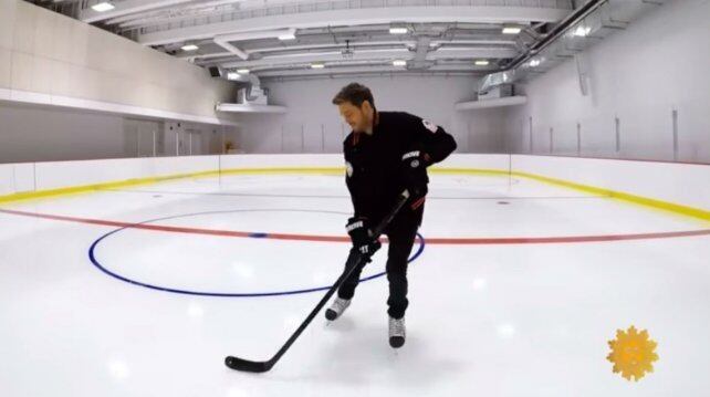 La cancha de hockey de Bublé es imponente (Foto: captura)