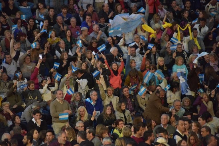 El acto de Macri de cierre de campaña en Córdoba, en la Plaza de la Música.