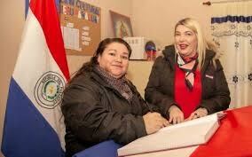 La gobernadora de la provincia entregó subsidios a la Fundación Paraguay.