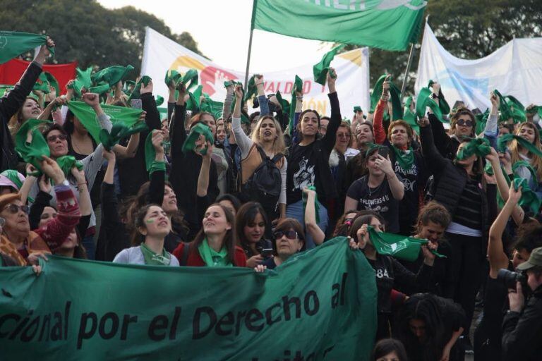 El Monumento se tiñó de verde.