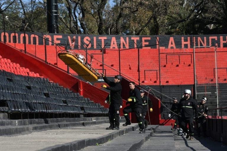 Simulacro de emergencia en el estadio Marcelo Bielsa. (@CANOBoficial)