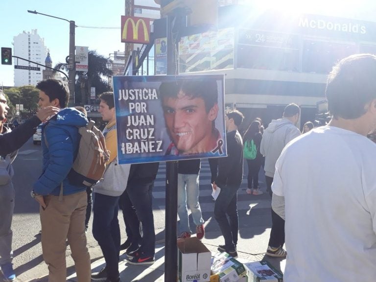 Volanteada para pedir justicia por Juan Cruz Ibañez.