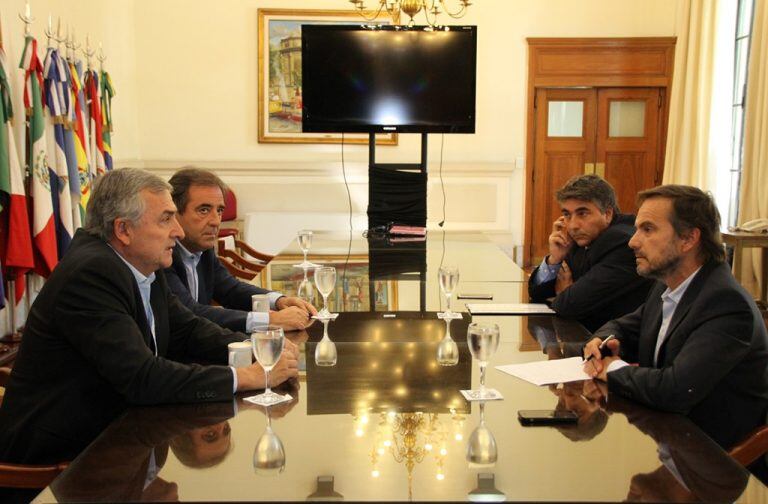 Del encuentro participó el Gobernador Gerardo Morales junto al diputado provincial, Alberto Bernis y el director general de Aduanas y parte de su equipo.