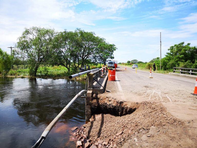 Hundimiento de Ruta Nacional N°12 sobre Arroyo Pehuajó.