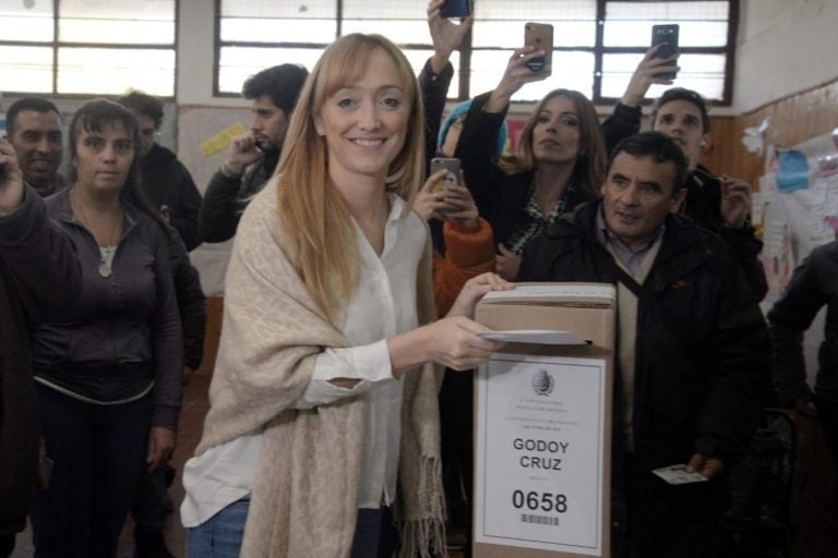 Votó Anabel Fernández Sagasti.