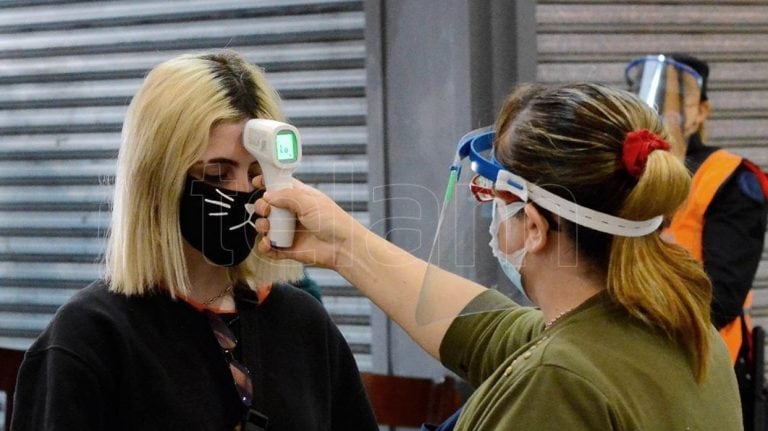 Coronavirus en Argentina: tercera jornada de testeos en la estación de Once (Foto: Télam)