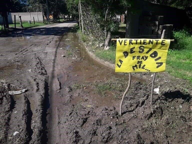 Calles intransitables por la falta de obras.