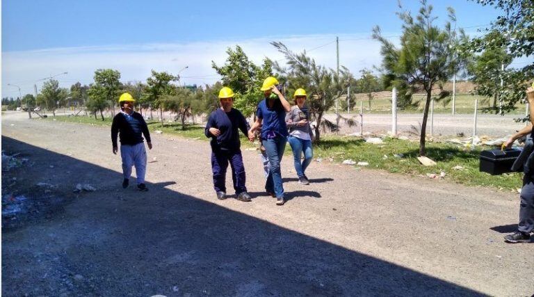 Alumnos del Centro de Día Caminemos Juntos en la Planta de Separación de Residuos