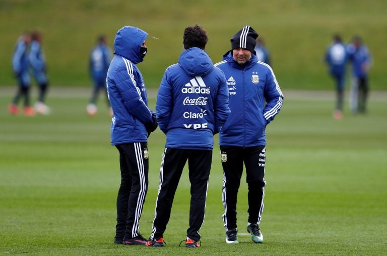 Jorge Sampaoli prueba variantes de cara al amistoso con Italia. Foto: REUTER.