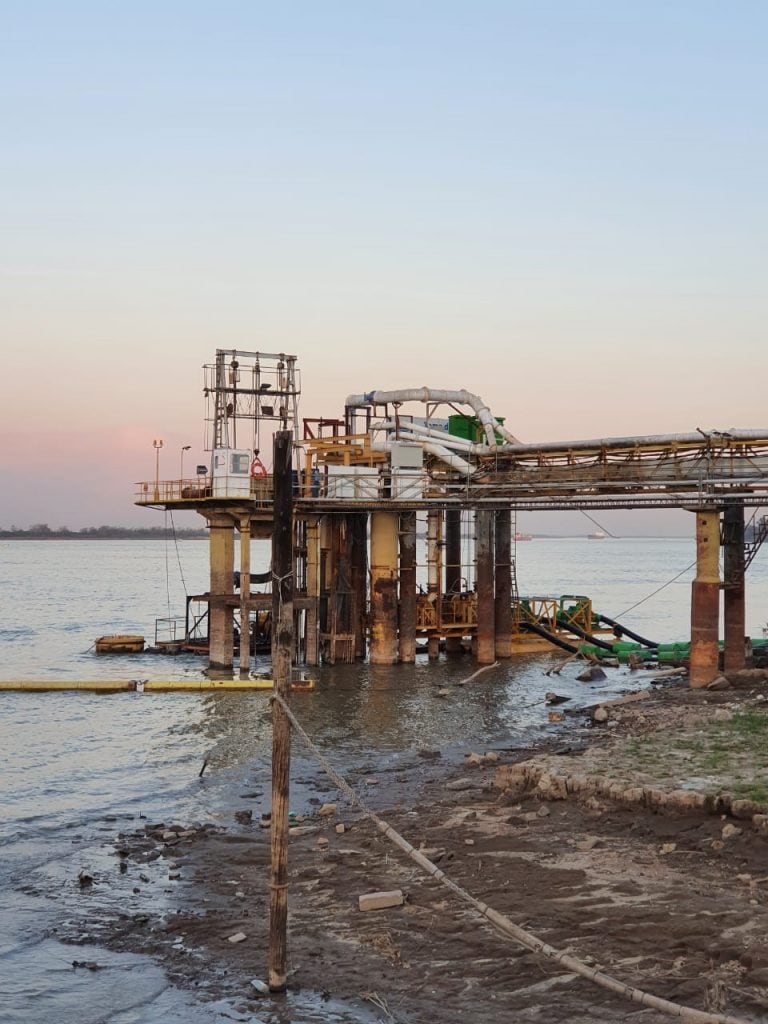 Aguas Santafesinas Instaló más bombas en la toma de agua sobre el Paraná para reforzar el flujo producto de la bajante. (Vía Rosario)