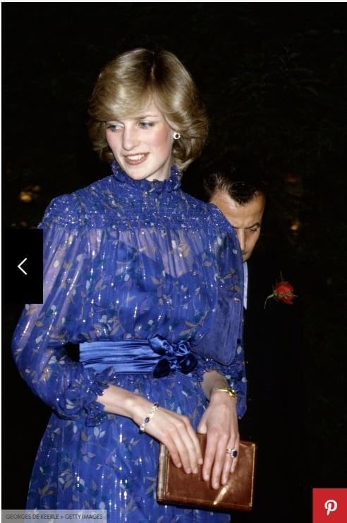 1981. Luciendo un vestido semi transparente en Cardiff, tras un discurso en Welsh.