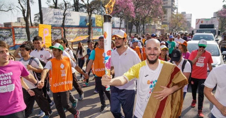 Reviví las imágenes del paso del Tour de la Antorcha por Tucumán.