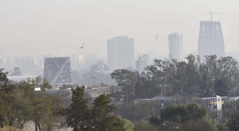 Humo en la ciudad de Córdoba