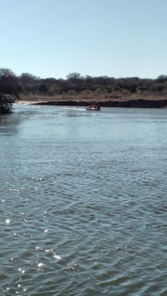 El hombre fue rescatado sin vida en el río Saladillo, cerca de Monte Buey.