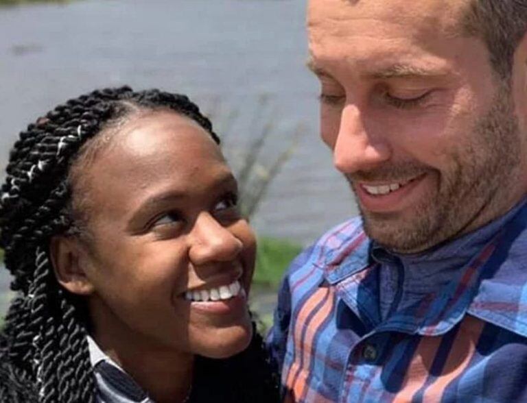 Steven Weber Jr., un joven estadounidense que había viajado con su novia de vacaciones a Tanzania, tenía todo perfectamente organizado para pedirle matrimonio a ella.