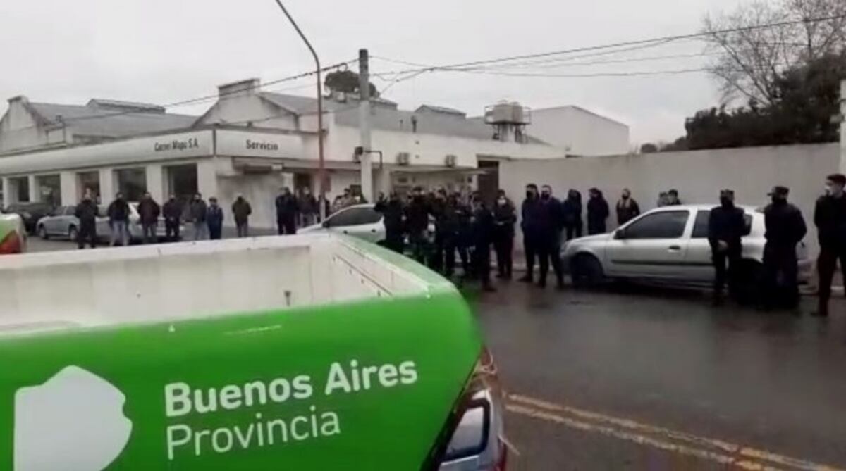 Tercer día de protestas de la policía bonaerense en Azul