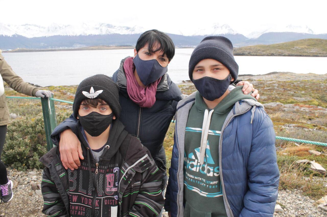 Primer viaje en catamarán con Turismo Social realizó un contingente de niños y niñas.