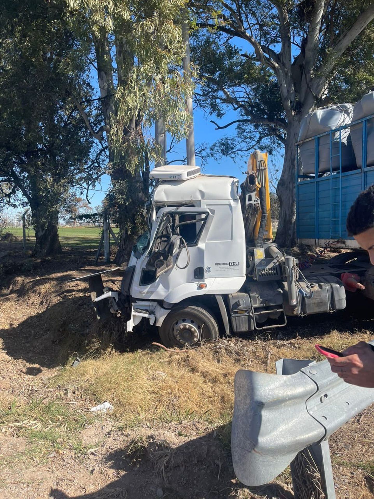 El micro de Unión de Santa Fe sufrió un accidente con un camión en la ruta.