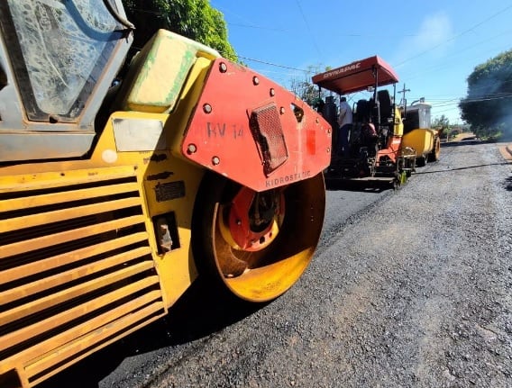 Ejecutan una serie obras viales en Puerto Iguazú.